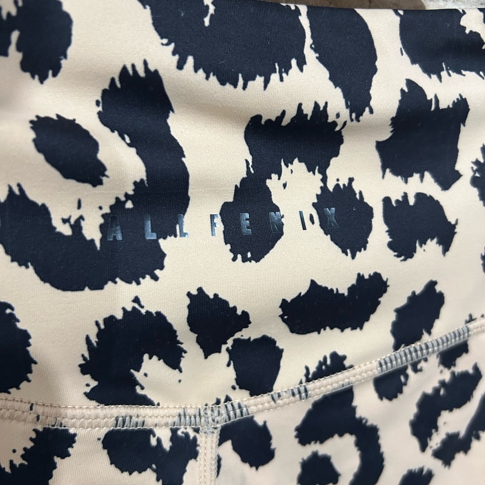 Chic All Fennix Camel Leo 7/8 Leopard/Cheetah Print Leggings - Picture 4 of 8